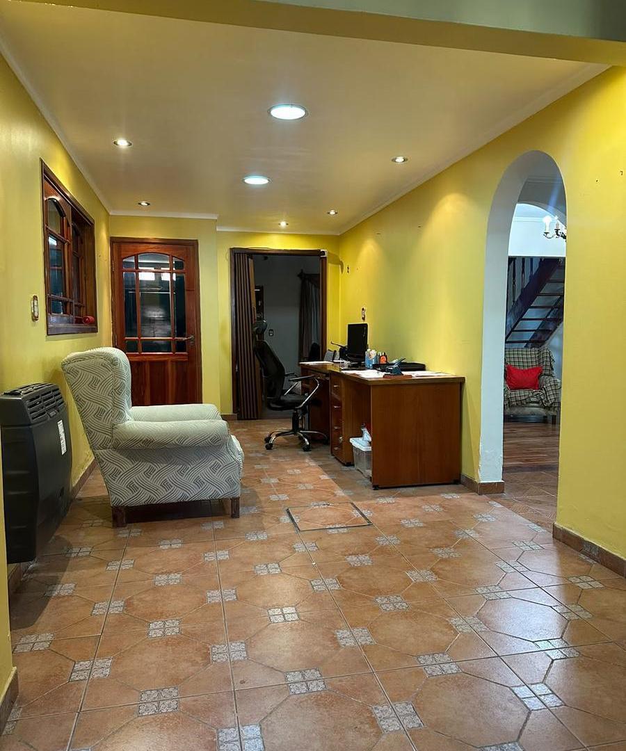 Foto de Casa en ALQUILER PROFESIONAL de 5 ambientes con quincho Castelar Sur, imagen 5
