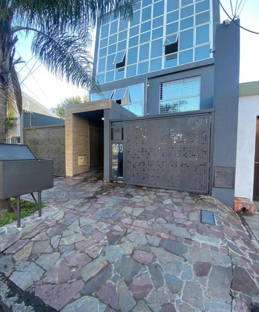 Foto de Departamento monoambiente con patio en Morón Centro, imagen 1