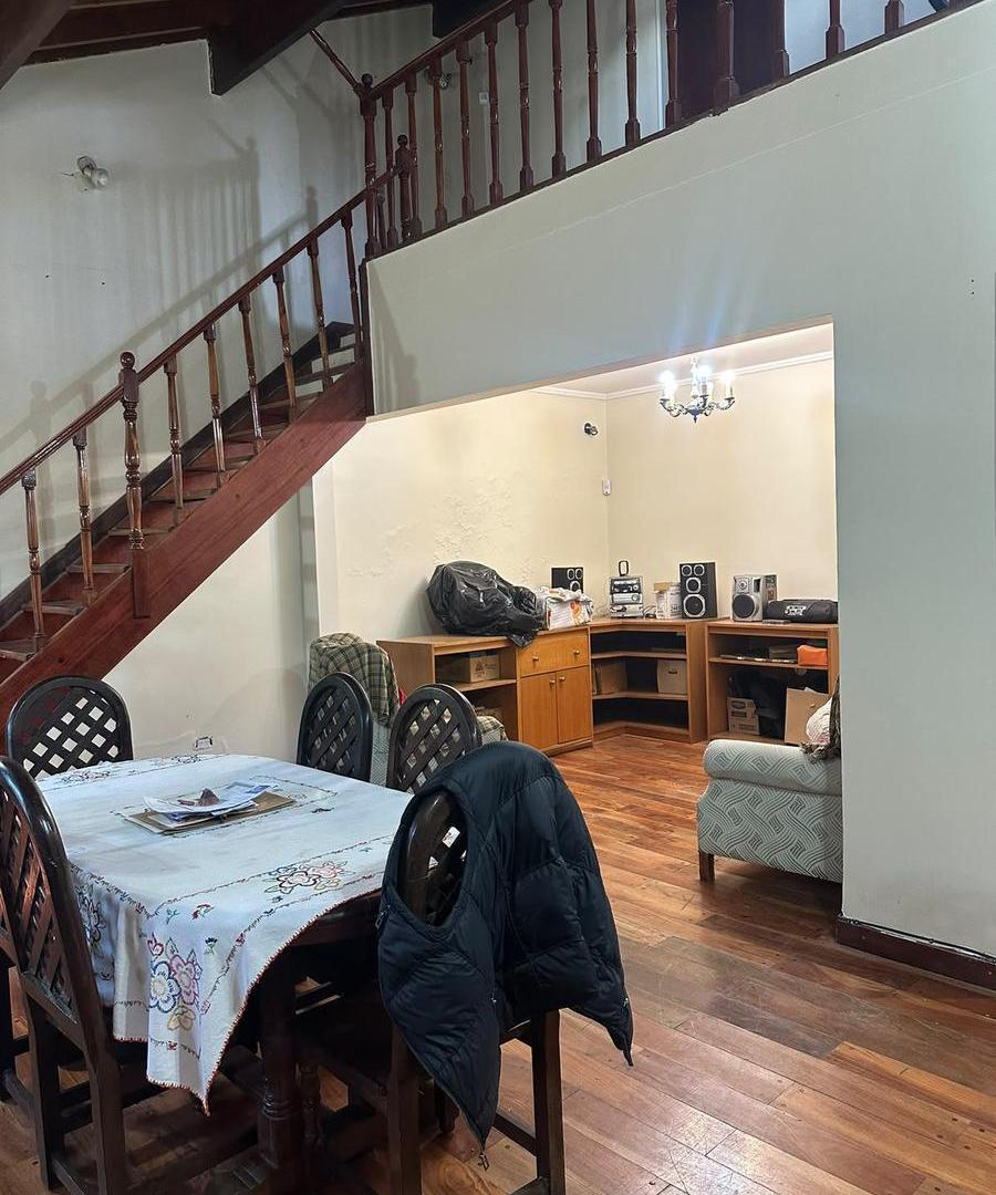 Foto de Casa en venta 5 ambientes con quincho Castelar Sur, imagen 2