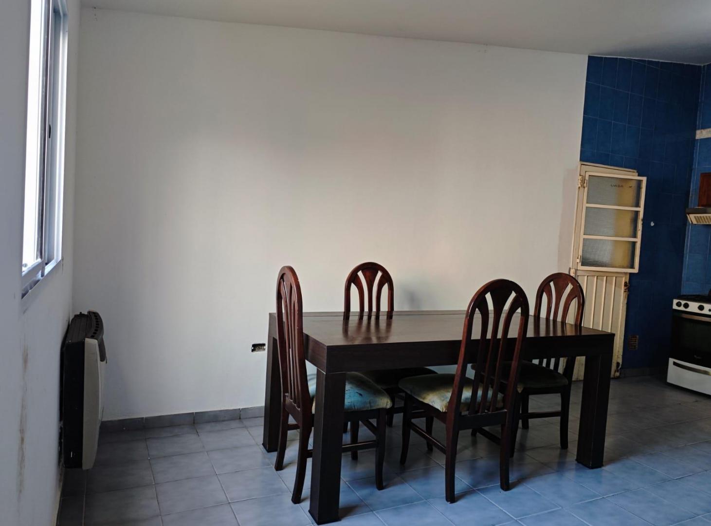 Foto de Venta casa con Pileta| Barrio Los Flores, imagen 4