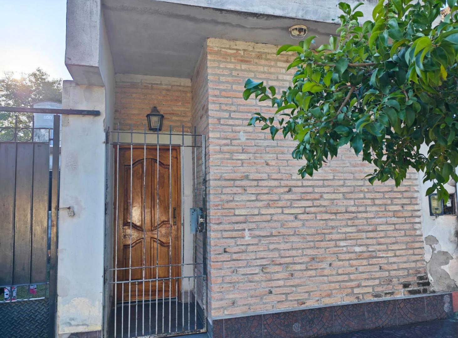 Foto de Venta casa con Pileta| Barrio Los Flores, imagen 2