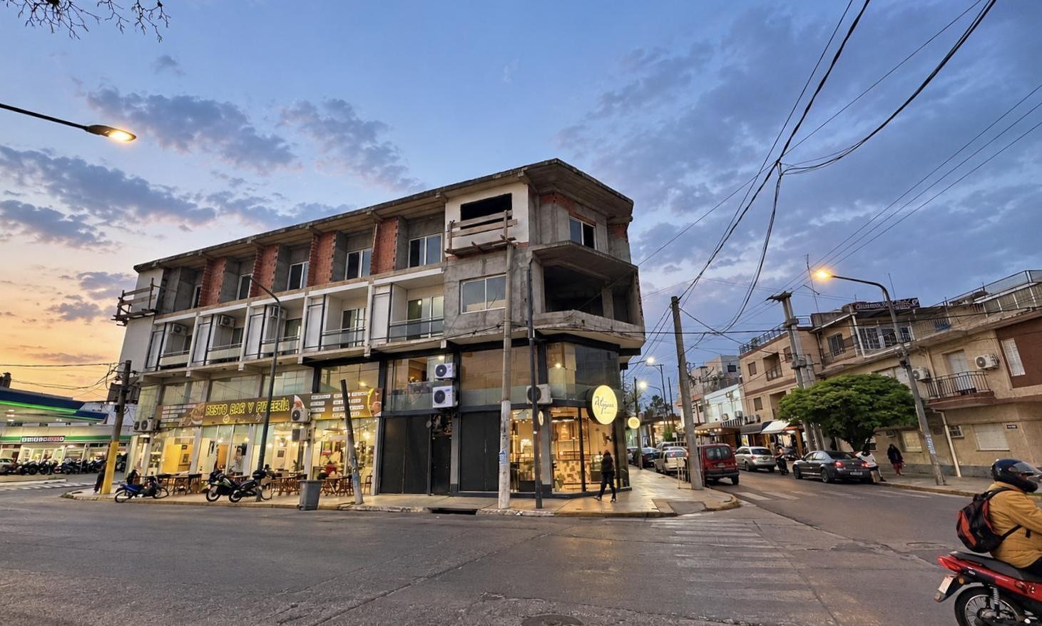Foto de HOTEL EN VENTA + 5 LOCALES COMERCIALES | TERMAS DE RÍO HONDO, imagen 2