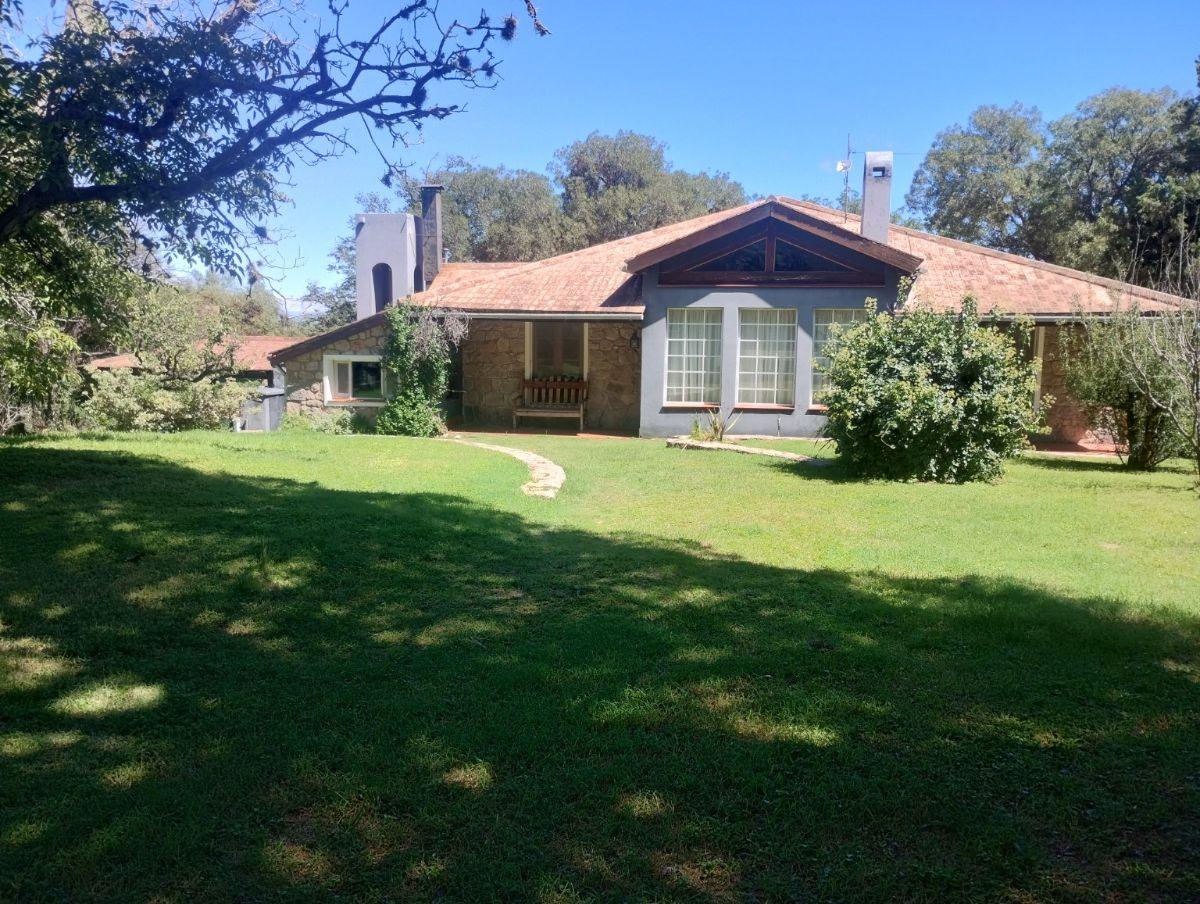 Foto de EN VENTA ENCANTADORA CASA CON GRAN PARQUE - IDEAL EMPRENDIMIENTO, imagen 2