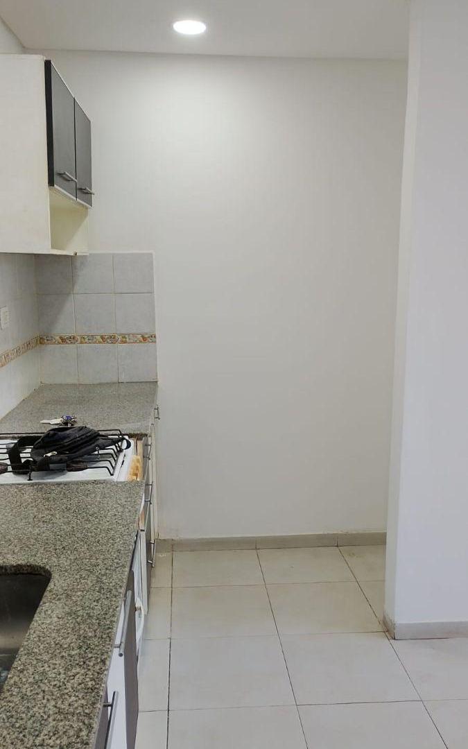 Foto de San Miguel: Alquiler: depto 2 amb. con espacio para autos, imagen 2