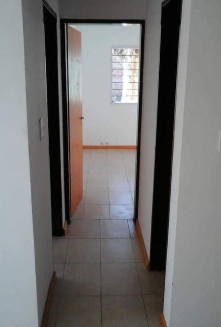 Foto de ALQUILER: José C. Paz.- depto 3 ambientes con esapcio para autps, imagen 2
