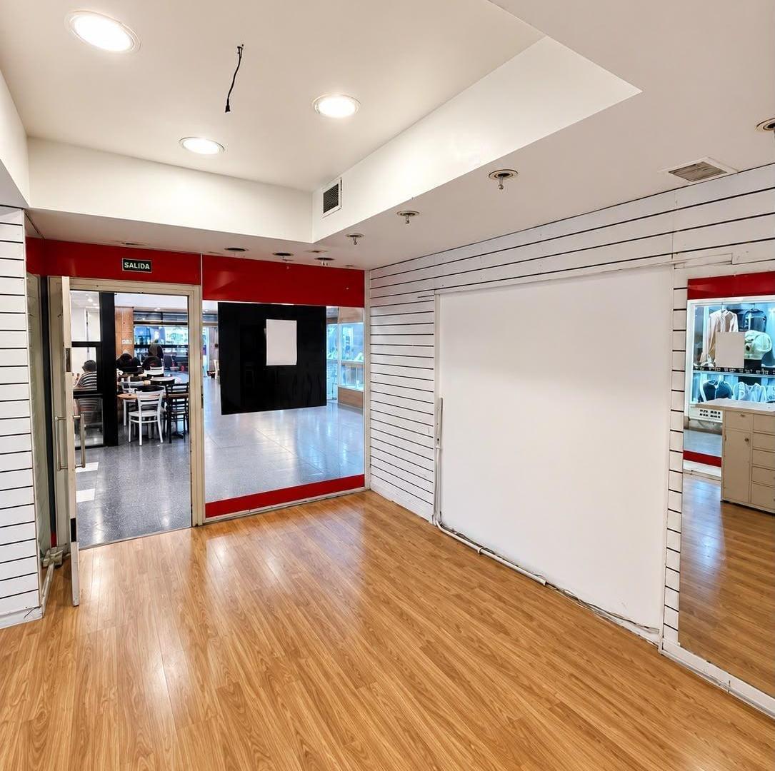 Foto de Local comercial en Alquiler en Centro, imagen 2
