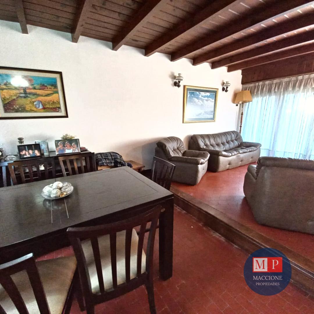 Chalet 5 Ambientes en Venta 1