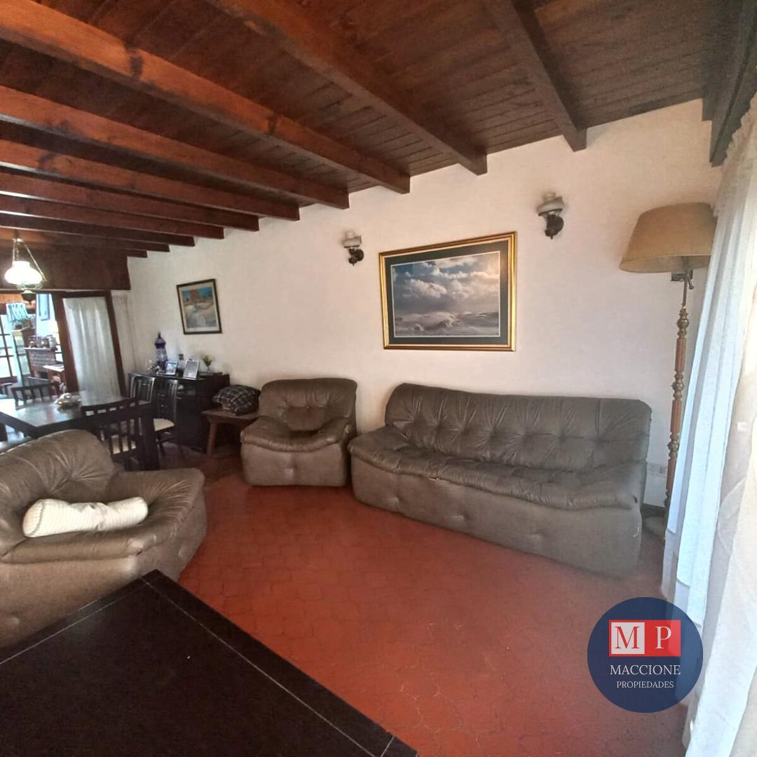Chalet 5 Ambientes en Venta 3
