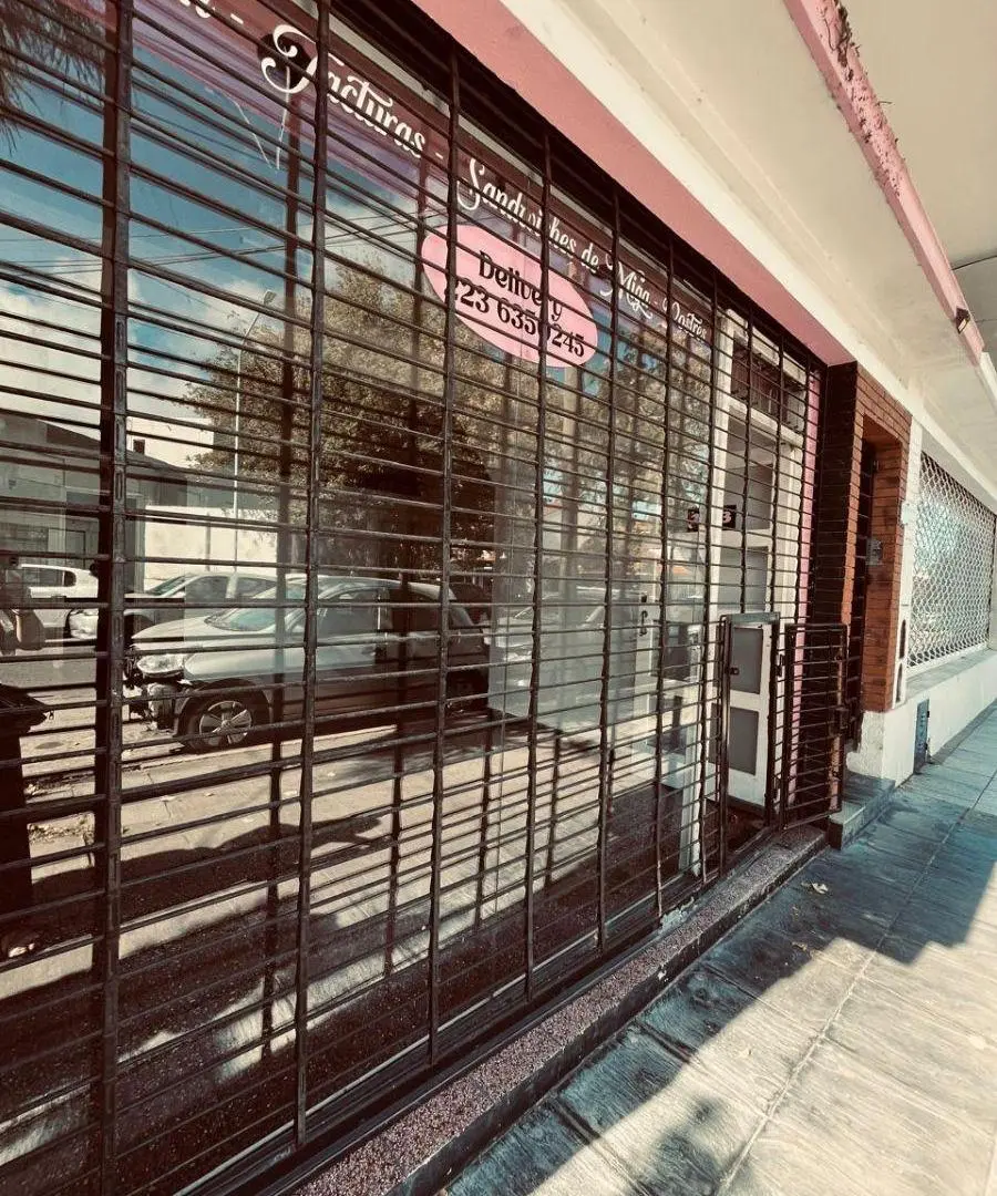 Alquiler LOCAL COMERCIAL con vidriera a la calle Frente al HPC Mar del Plata 2