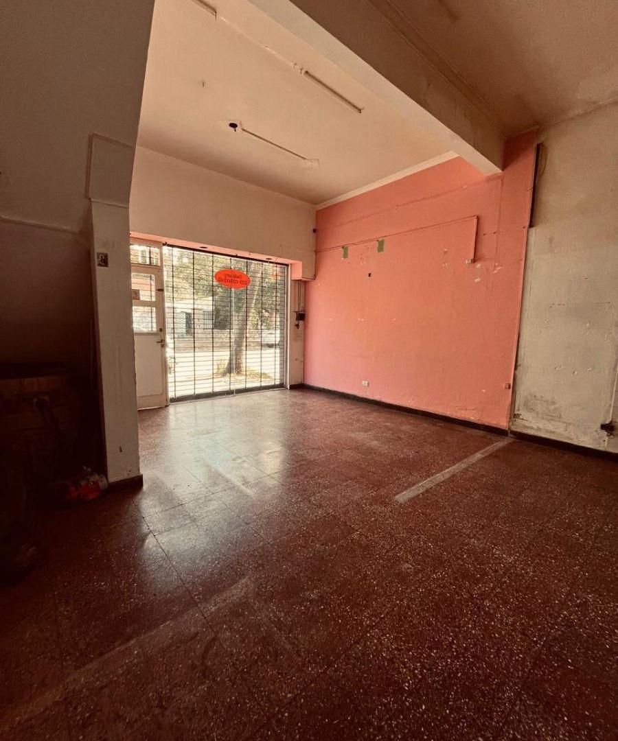 Foto de Alquiler LOCAL COMERCIAL con vidriera a la calle Frente al HPC Mar del, imagen 4