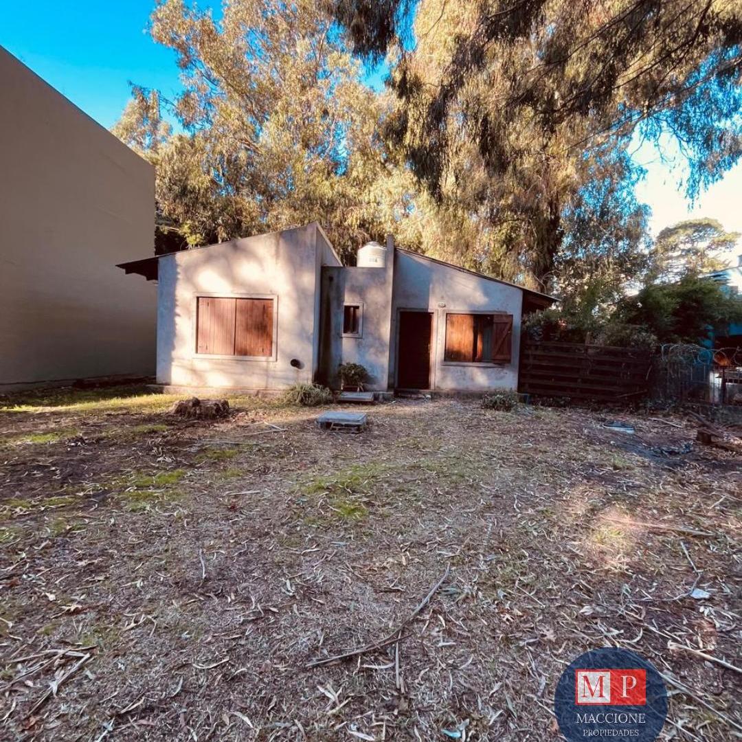 Venta Casa de 4 ambientes al frente. Muy buen lote para ampliación!