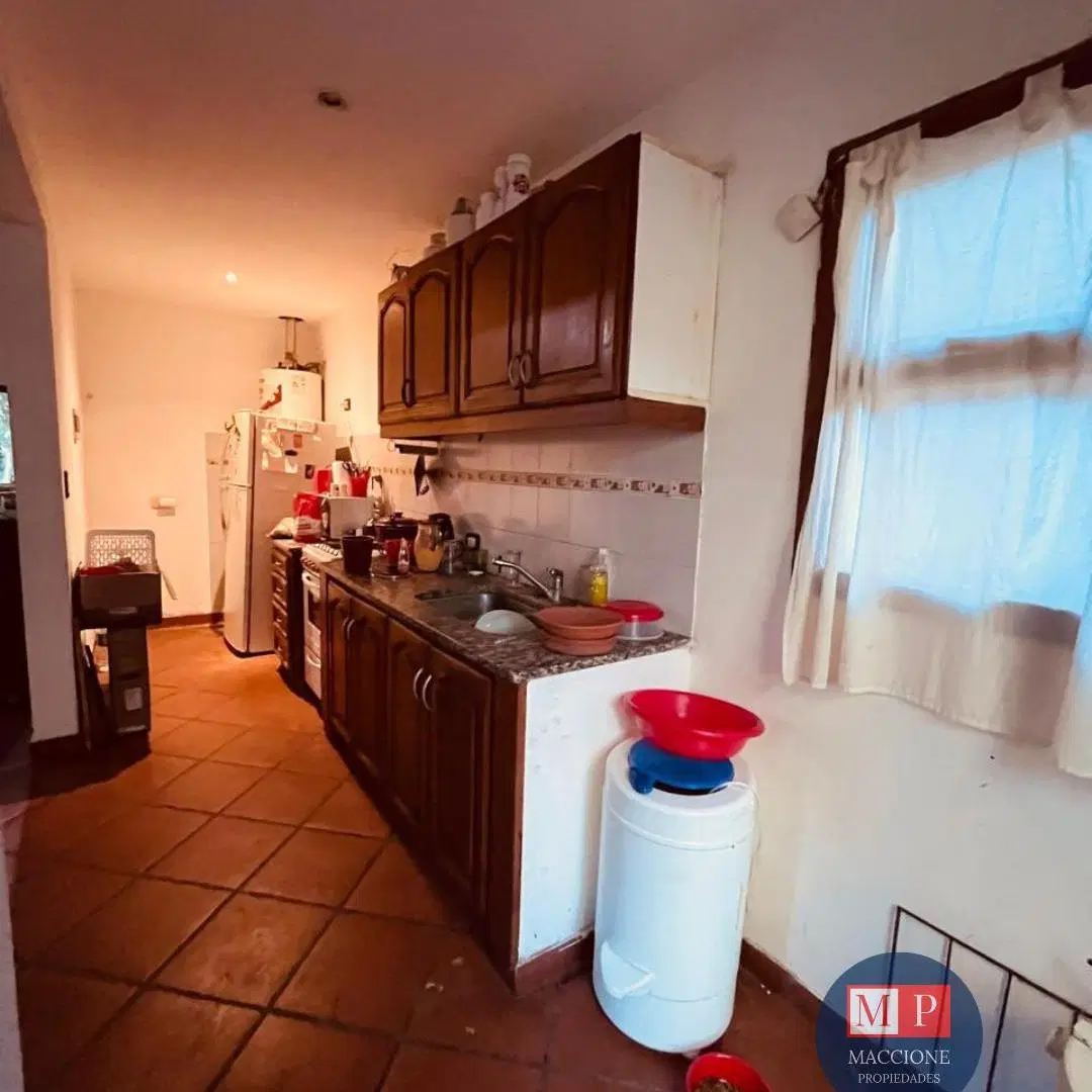 Venta Casa de 4 ambientes al frente. Muy buen lote para ampliación! 5
