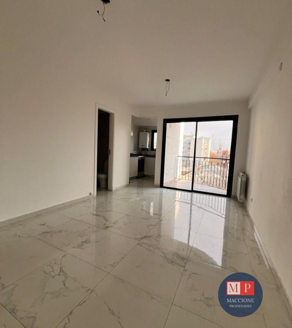ALQUILER DEPARTAMENTO 2 AMBIENTE CON BALCON SALIENTE EXTERNO A LA CALLE - LUMINOSO! 12 o 24 MESES.