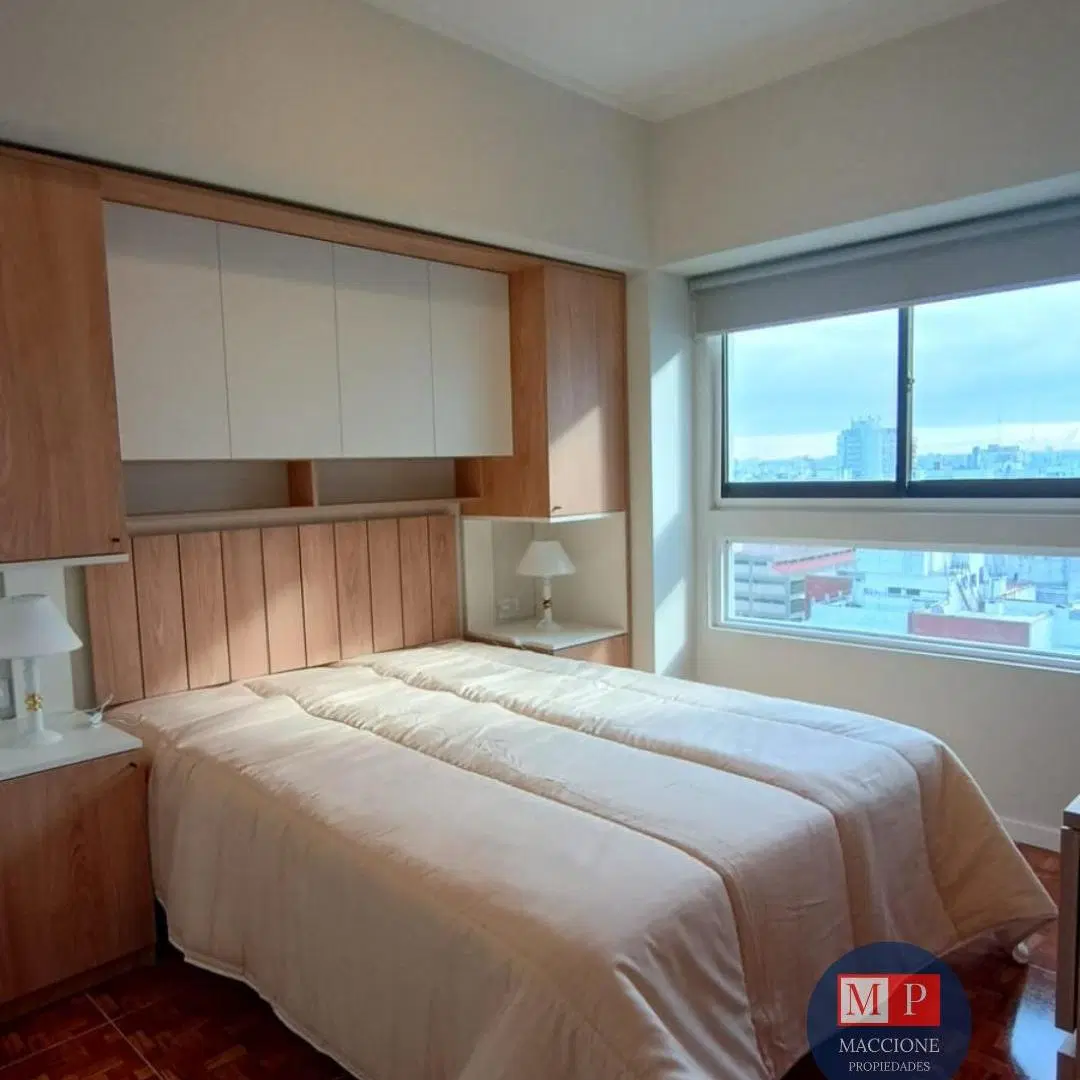 Venta departamento 2 Ambientes con cochera, vista panoramica y soleado! EDIFICIO BRISTOL CENTER 2