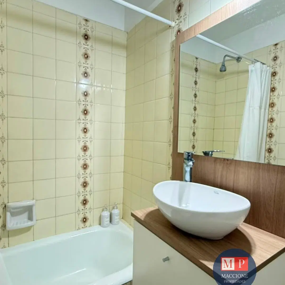 Venta departamento monoambiente al frente con balcón! 8