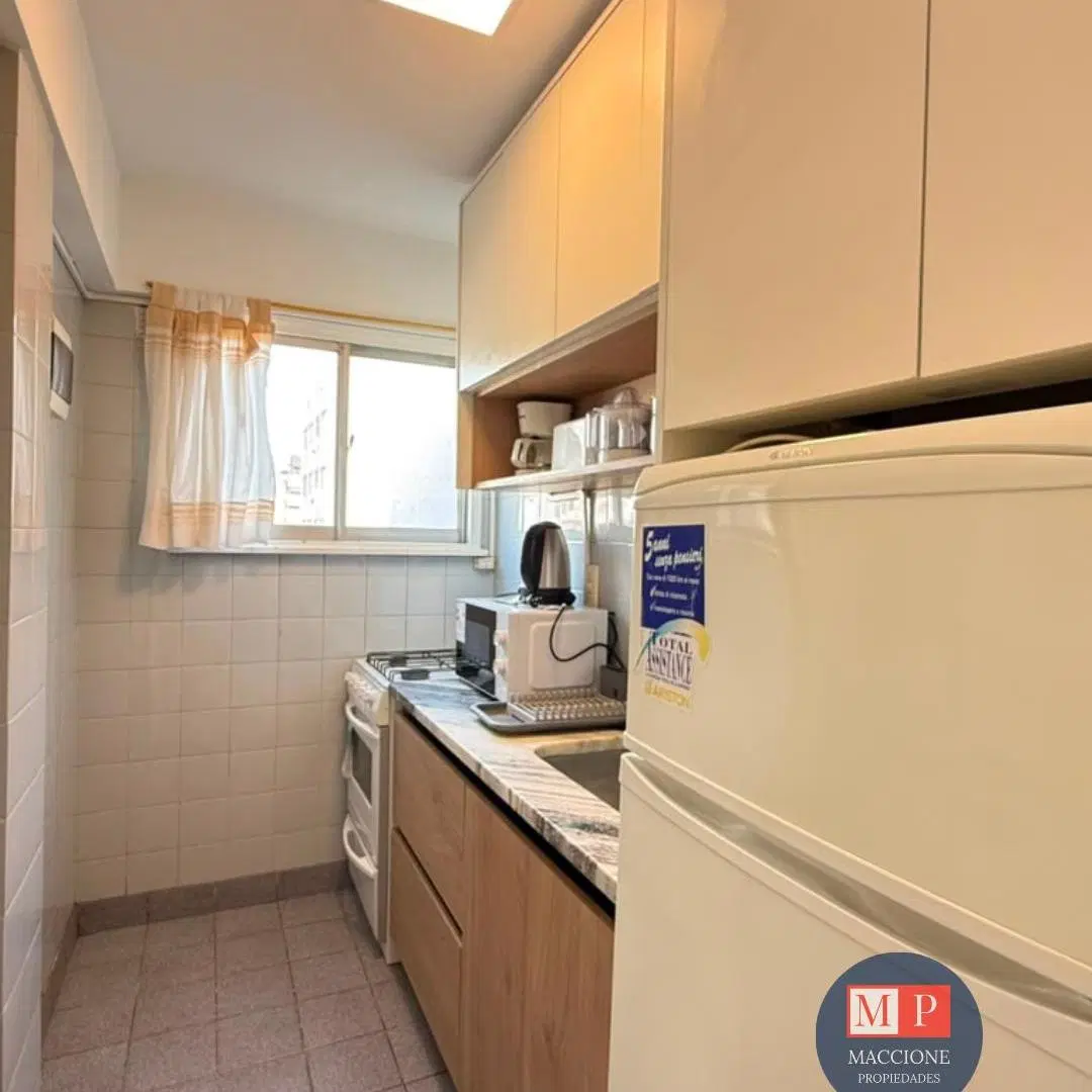 Venta departamento monoambiente al frente con balcón! 5