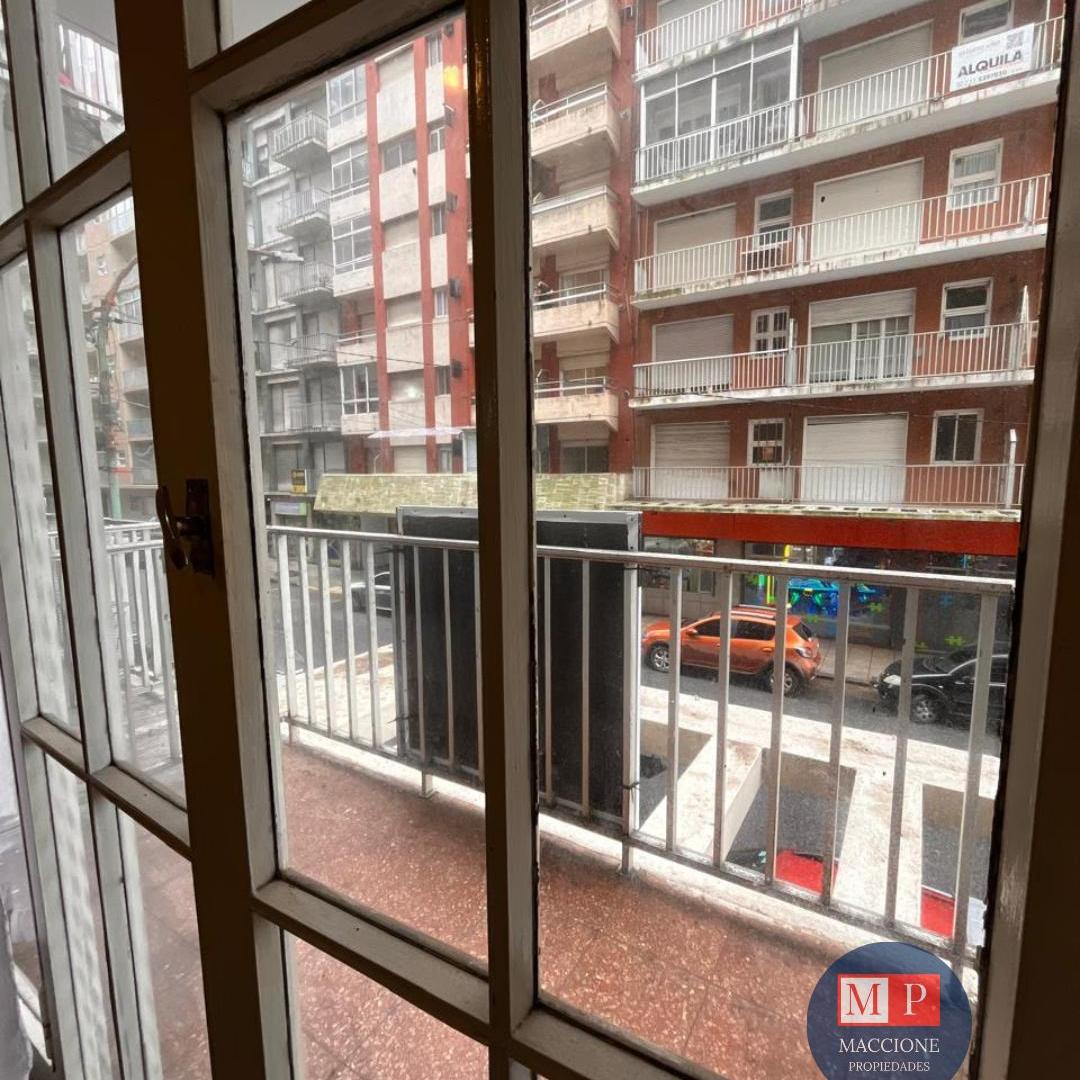 Foto de VENTA DEPARTAMENTO 3 AMBIENTES MAS DEPENDENCIA, TOILETTE Y LAVADERO, imagen 2