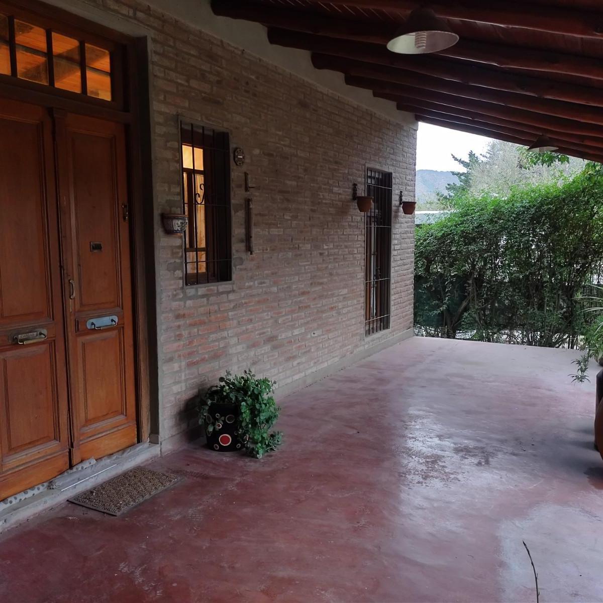 Vendo Casa San Antonio de Arredondo - Gran Terreno con Pileta 2