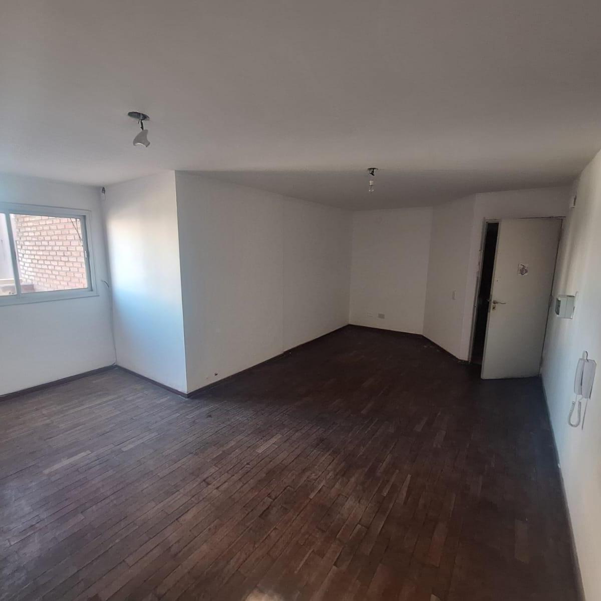 Departamento en Zona Centro de 2 Dorm. 4