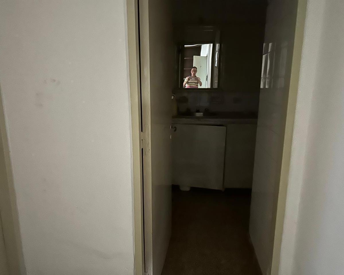Oportunidad de Departamento Para Refaccionar de 2 Dorm. en Cofico! 3