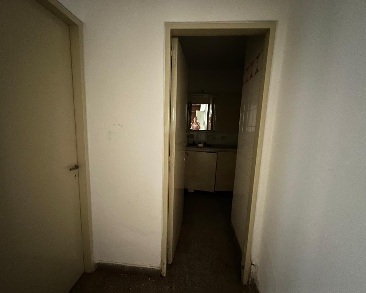 Oportunidad de Departamento Para Refaccionar de 2 Dorm. en Cofico! 1