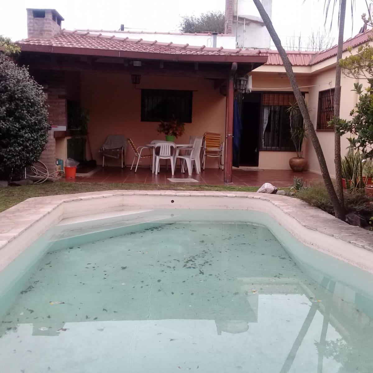 Casa en Alejandro Centeno 3