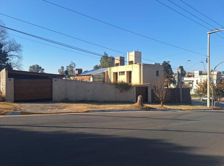 CASA EN VENTA EN BARRIO QUEBRADA DE LAS ROSAS 5