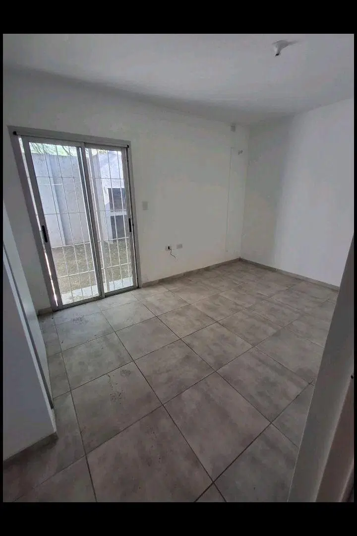 Venta departamento un dormitorio planta baja con patio. Escritura 1