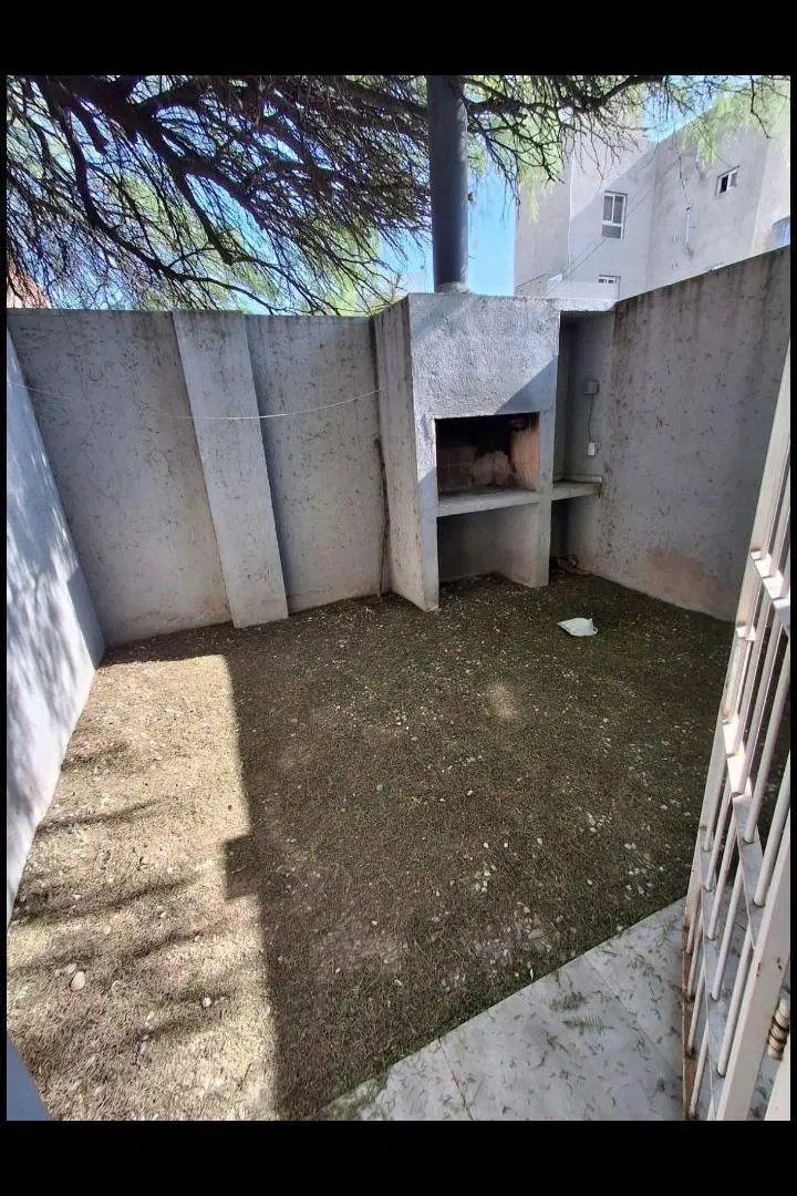 Venta departamento un dormitorio planta baja con patio. Escritura 2