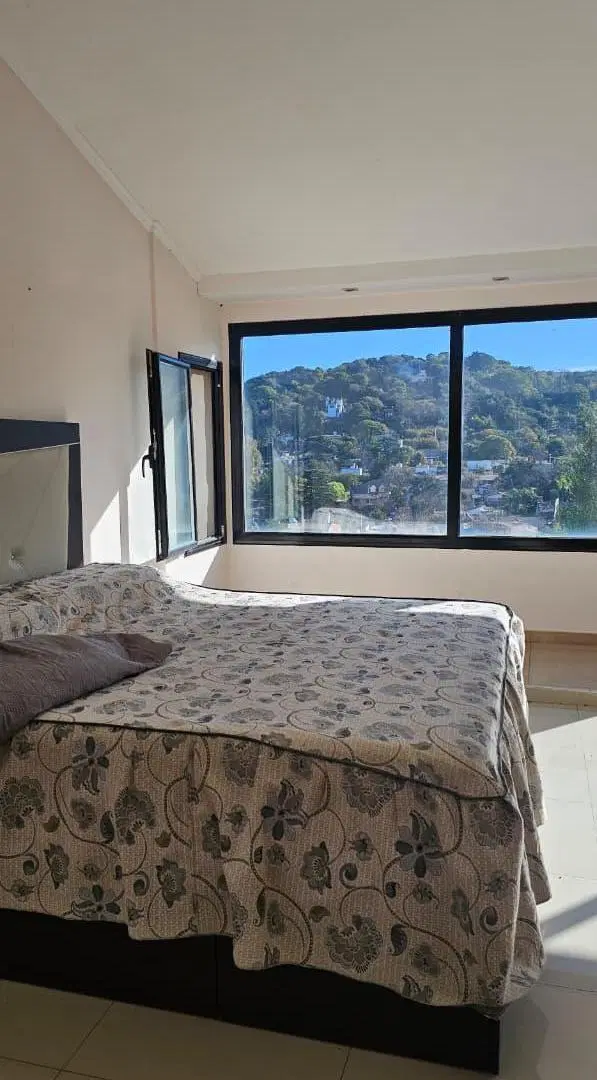 Casa 4 dormitorios -Rio Ceballos- Hermosa vista a las Sierras 5