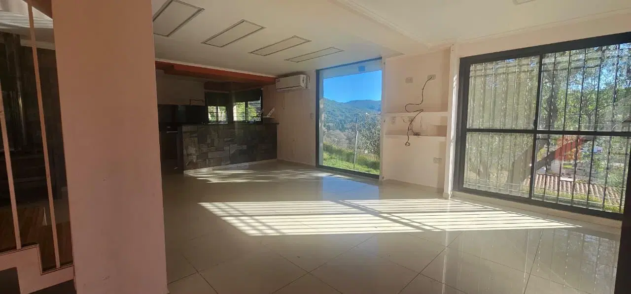 Casa 4 dormitorios -Rio Ceballos- Hermosa vista a las Sierras 3