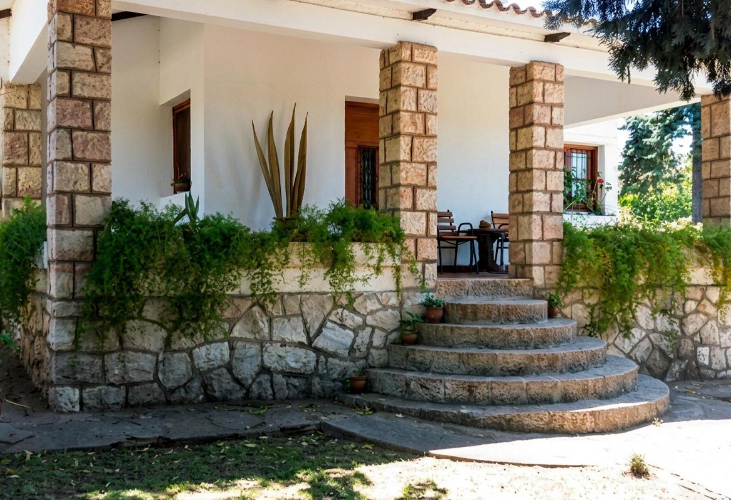 Foto de Hermoso Chalet 2 dormitorios Apto Crédito -Unquillo-, imagen 3