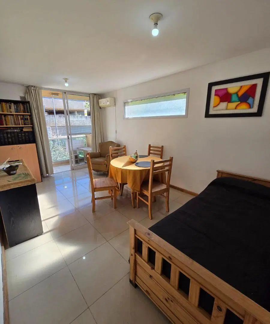 SE VENDE DEPARTAMENTO CON BALCON EN EL CENTRO 1