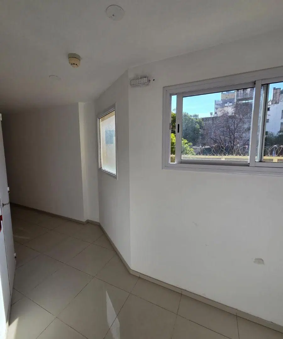 SE VENDE DEPARTAMENTO CON BALCON EN EL CENTRO 3