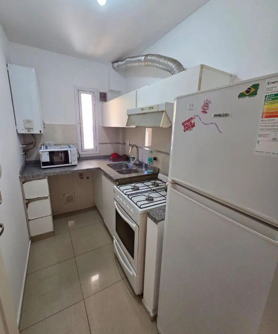 SE VENDE DEPARTAMENTO CON BALCON EN EL CENTRO 5
