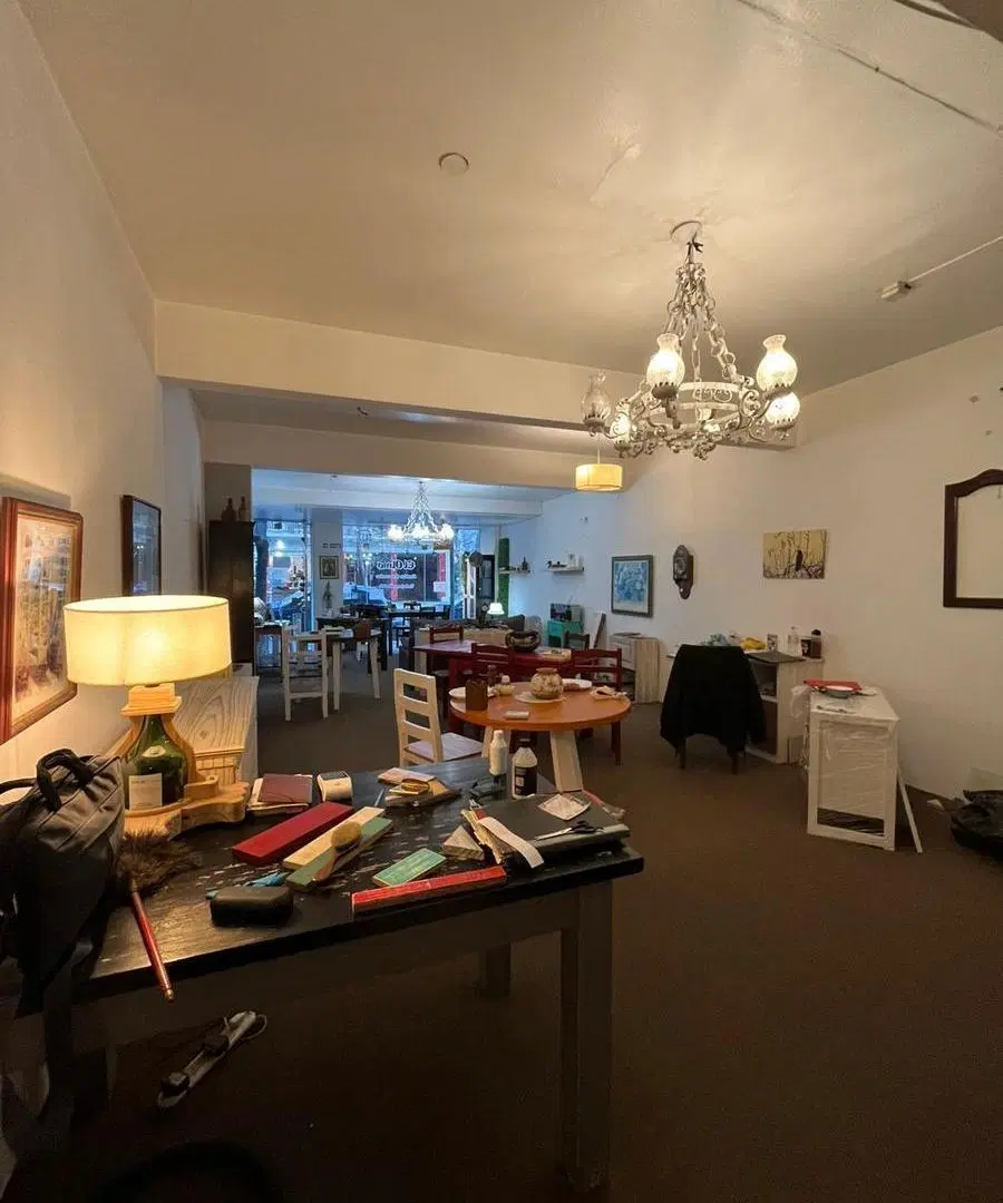 Local en alquiler 86 m2 sobre av Belgrano 2491, avenida con fuerte concentración de mueblería y afin 2