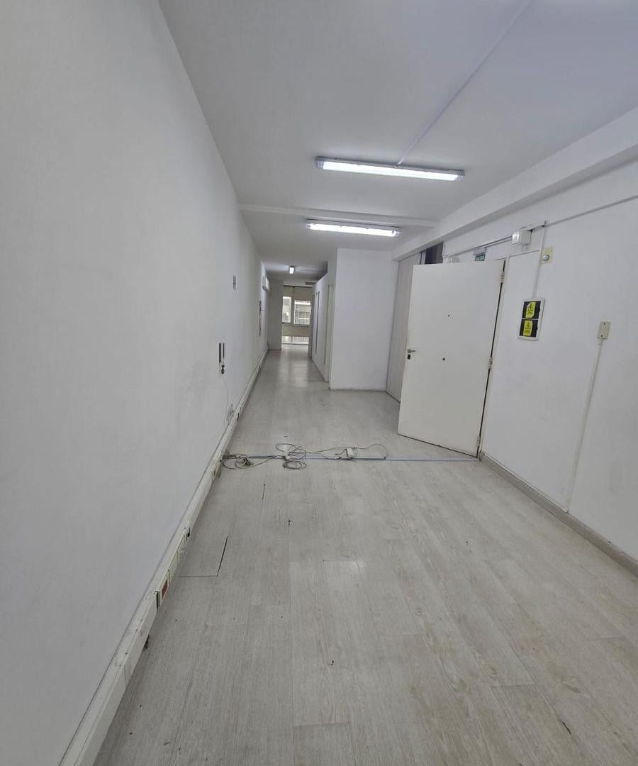 Foto de Oficina en Flores, imagen 1