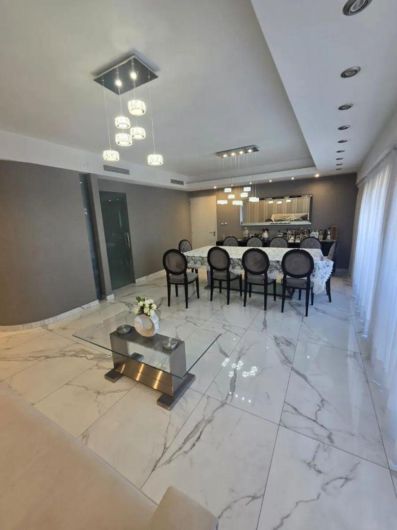 Foto de Espectacular Departamento En Duplex 5 Amb + Dep, Cochera, Baulera, imagen 2
