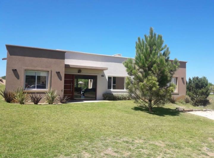 DEPORTIVA c/pileta, 4 dormitorios RETASADA!!!!