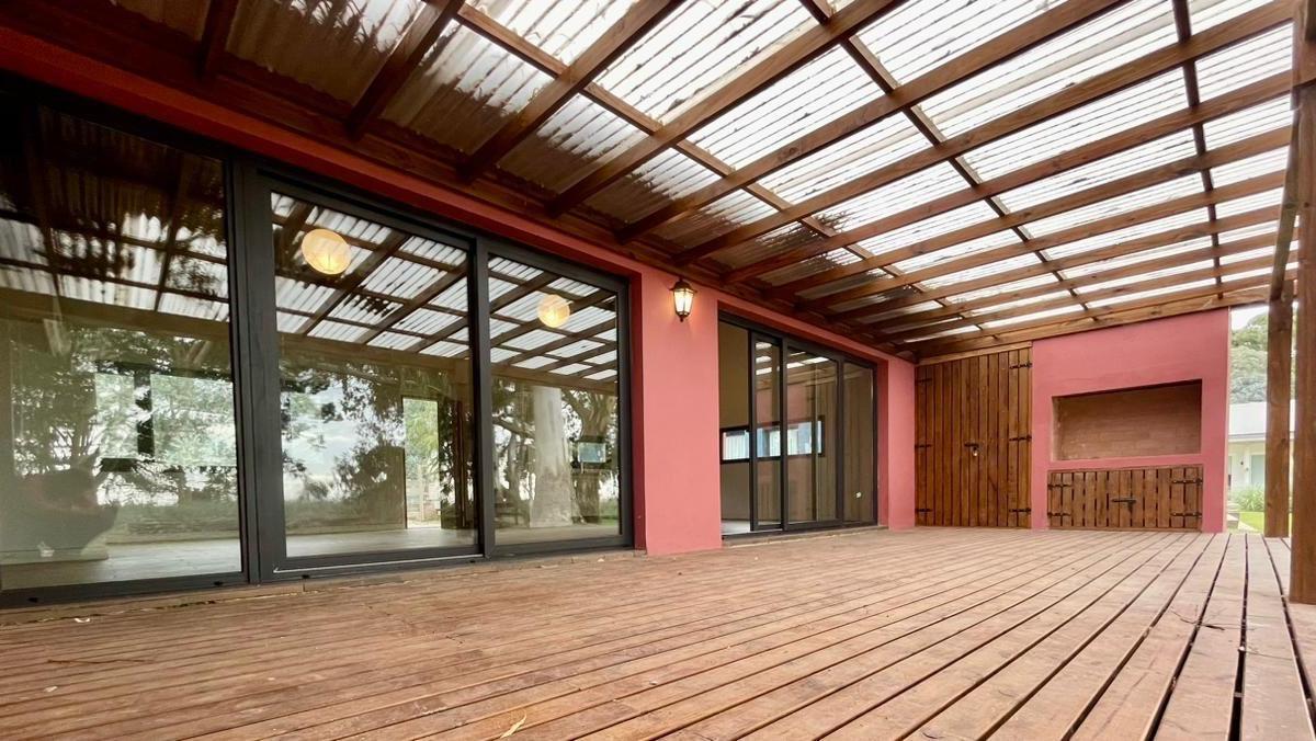 DEPORTIVA - A ESTRENAR - 3 dorm s/lote arbolado cerca del club y la proveeduria