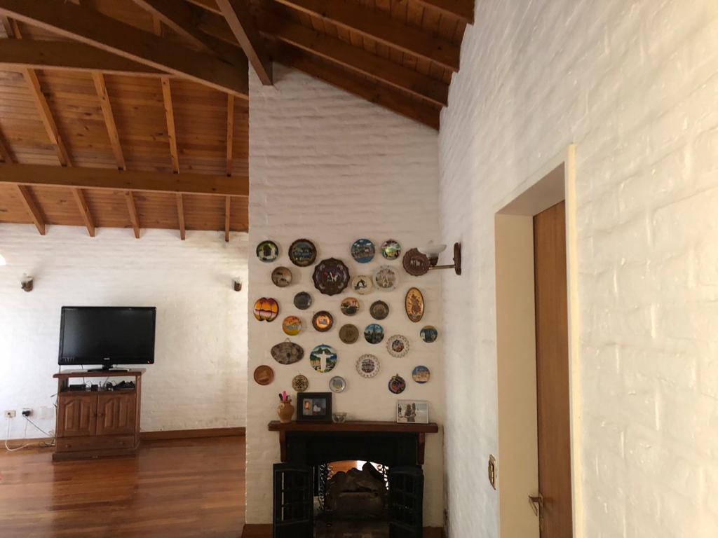 Casa C/pileta - Oportunidad! 3