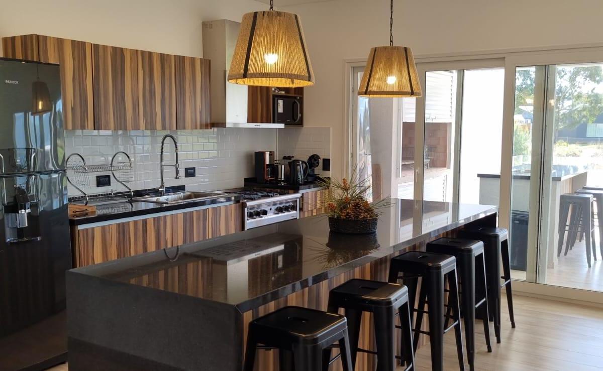 ECUESTRE 275 - 5 dormitorios en suite c/pileta c/climatizador ¡oportunidad!!