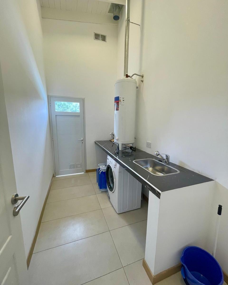 Foto de ECUESTRE 261 - 4 suites c/ pileta climatizada, imagen 3