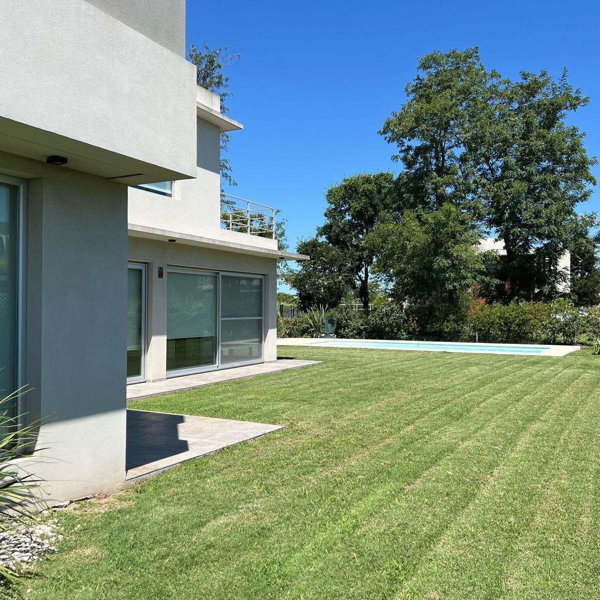 Greenville - Casa 5 Dorm - 3 en Suite - C/pileta Lotazo en Esquina 3
