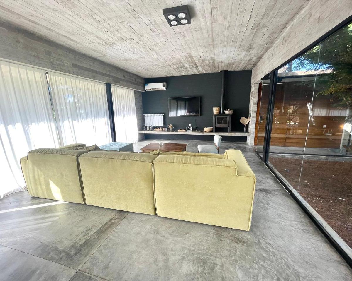 RESIDENCIAL I 456 moderna en hormigon visto c/ gas natural VENTA