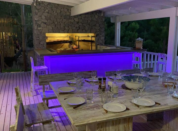 DEPORTIVA 411 p/10 pax c/jacuzzi, 4 suites mas playroom c/entrada indep 5