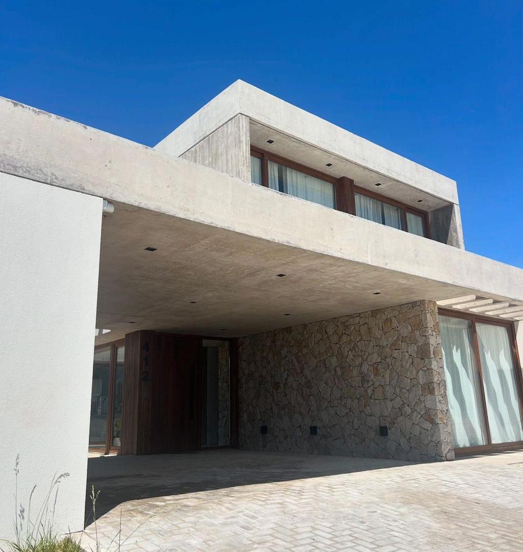 SENDEROS IV 412 p/10 pax - estilo moderno de hormigon visto