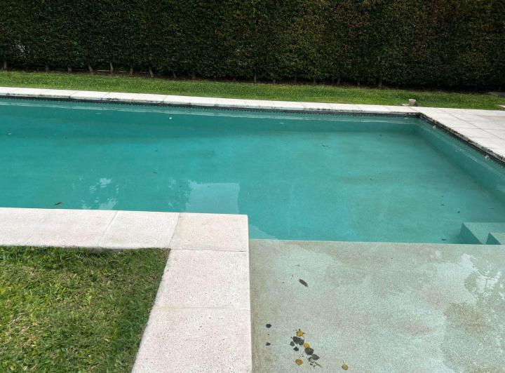 CLUB EL CARMEN – Casa en una planta c/pileta FONDO LIBRE!!! impecable 3