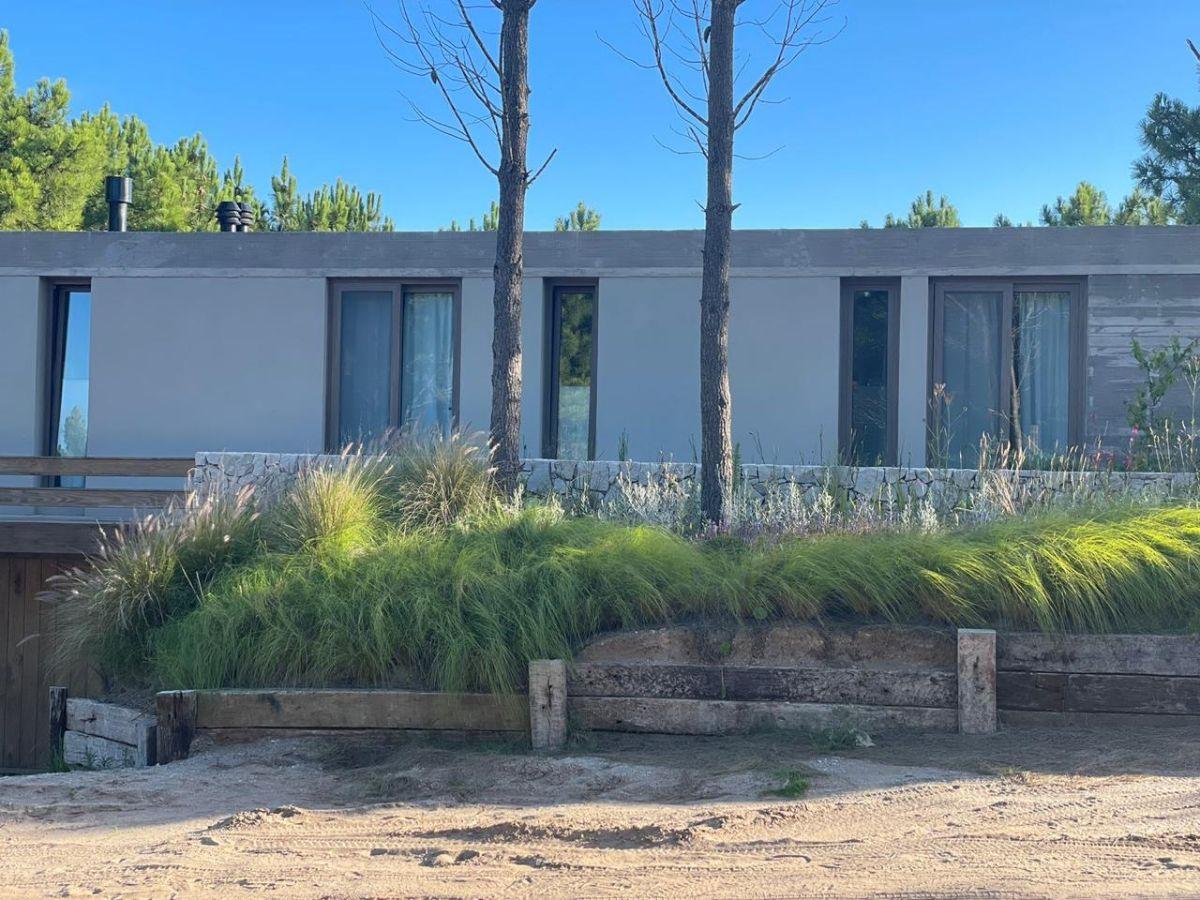 Foto de MARITIMO III lote 106 p/10-12 pax c/pileta con climatizador -4 dorm y, imagen 2