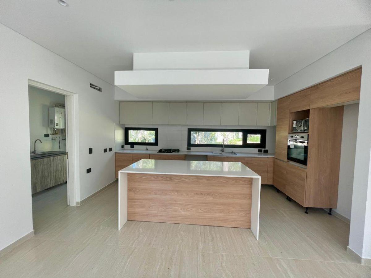 Foto de RESIDENCIAL I Lote 211 4 dorm c pileta VENTA!!, imagen 2